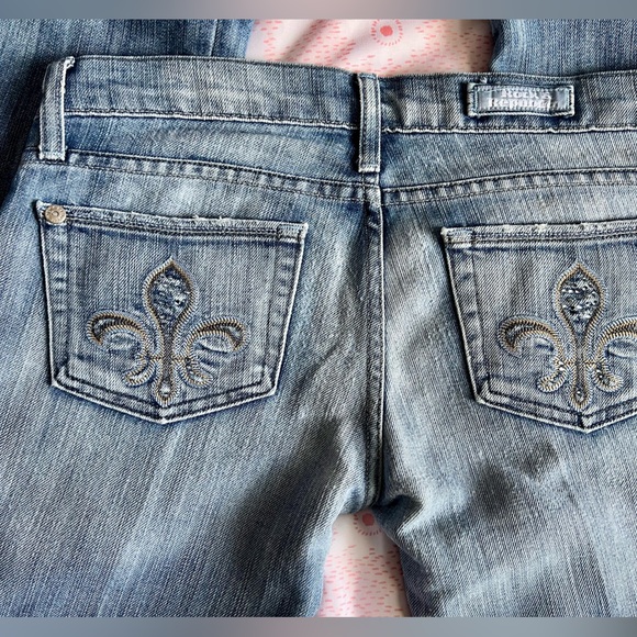 Rock & Republic Low Rise Flare Leg Jeans Fleur-di-lis Embellishment SZ 26 Y2K - Picture 15 of 15